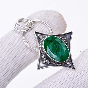 Colgante de plata de ley con esmeralda, collar de piedras preciosas hecho a mano, regalo de joyería de lujo para mujer, diseño elegante - Product Image 3