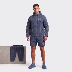 Conjunto deportivo de 3 piezas para hombre, color negro cobre, chaqueta técnica con capucha, pantalones cortos de malla transpirable para gimnasio, pantalones deportivos ajustados, ropa deportiva para entrenamiento. - Product Image 3