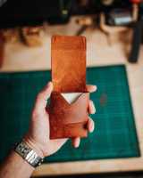 Dompet Pria Kulit Asli Berkualitas Tinggi Vintage Ramah Lingkungan Model Pendek Tanpa Jahitan Buatan Tangan Presisi Laser Cut Tipis Tanpa Jahitan