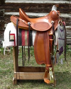 Compre en Línea Silla de Montar Inglesa de Cuero Genuino para Caballo con Herrajes de Latón y Arco de Madera para Equitación - Product Image 6