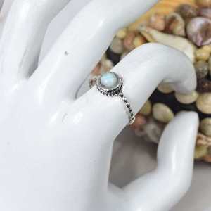 Bague en argent sterling 925 avec pierre précieuse Larimar naturelle lisse et ronde sculptée, pour femme, idéale pour les soirées, vente en gros de bijoux. - Product Image 2