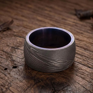 Bague en acier Damas faite à la main, motif élégant, bijou confortable à porter au quotidien pour homme - Product Image 6