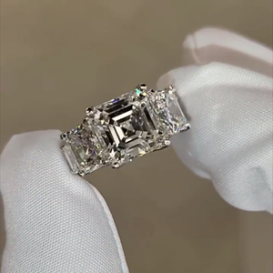 Bague Iced Jewelz 1 carat taille Asscher en or jaune 14K plaqué or pour elle, certifiée IGI - Meilleure vente - Product Image 6