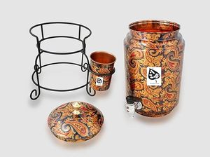 Distributeur d'eau en cuivre orné avec motif Paisley sur support métallique pour usage extérieur - Product Image 2