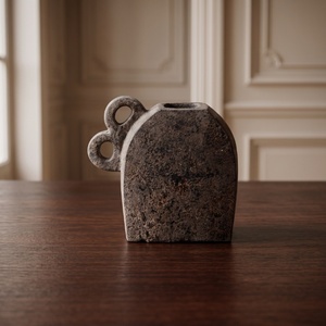 Jarrón de Cerámica Hecho a Mano en Bali, Estilo Wabi-Sabi, Acabado Mate, de 8-16 Pulgadas de Altura - Product Image 2