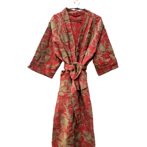 Kimono de Algodón Indio, Elegante Abrigo con Cinturón, Bordado a Mano con Diseño Floral Suzani, Clásico de Lujo con Bolsillo Frontal, Termostático para Invierno - Product Image 1