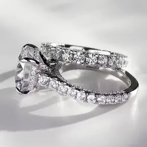 แหวนหมั้นเพชรโมอิสซาไนต์ทรงกลม 2.70 กะรัต ชุบเงินสเตอร์ลิง ประดับเพชรทิชยา - Product Image 1