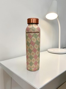 Botella étnica de cobre color pastel de Indian exports international. (Cobre puro certificado) - Product Image 1