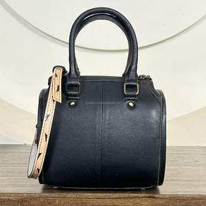 Bolso de Hombro de Cuero Genuino de Vaca con Diseño de Corazón Grabado a Mano, con Pelo y Tachuelas, Estilo Duffel, para Mujer - Product Image 6