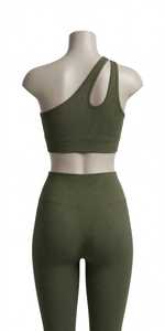 Ensemble de sport pour femme : Soutien-gorge de sport côtelé sans couture antibactérien dos nageur et short taille haute, avec logo frontal, vert olive, pour le yoga et les activités sportives - Product Image 2