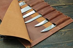 Juego de Cuchillos de Chef Forjados a Mano con Hoja de Acero al Carbono y Mango de Madera, con Estuche de Cuero para Uso en la Cocina LKR-0357 - Product Image 5
