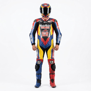 Combinaison de course premium pour homme 1 pièce en cuir de vache véritable/cuir de kangourou, style MotoCP, avec protections niveau 2 - Product Image 1