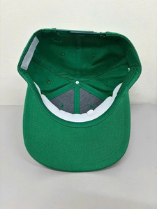 Casquette de baseball personnalisée avec logo brodé, haute qualité, profil structuré moyen, pré-courbée, 6 panneaux, en sergé de coton - Product Image 2