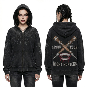 Sudadera con capucha corta personalizada para mujer, color beige arena, estilo urbano, con bajo sin rematar y estampado gráfico de murciélago vampiro y terror nocturno - Product Image 2