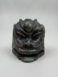 Escultura de Máscara Oni de Labradorita |   Guardián Demoníaco Japonés Tallado a Mano para Decoración Gótica, Coleccionistas y Regalos - Product Image 1