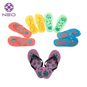 Pantoufles avec Logo personnalisé Offre Spéciale pour la plage d'été, sandales antidérapantes et souples 2023 - Product Image 2