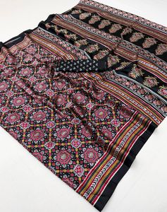 Sari traditionnel indien en soie pure satinée modal, imprimé numérique AJRAKH, doux et élégant pour les occasions spéciales - Product Image 4