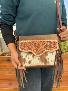 Vente en gros de nouveautés Sac à bandoulière en cuir de vachette usiné à la main pour femmes à la mode Sacs à bandoulière à franges en cuir véritable de haute qualité - Product Image 2