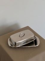 Beurrier ovale en argent avec couvercle, design classique poli, pour la cuisine, la table à manger, la présentation et la décoration