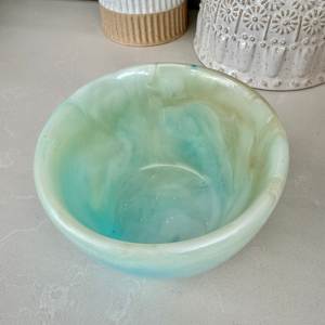 Dekorative Polierte Umweltfreundliche Lebensmittelechte Langlebige Harz-Salatschüssel in Vanillefarbe mit Wirbelmuster für Partys Artizon - Product Image 5
