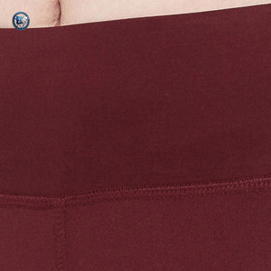 Tenue de sport au design moderne, leggings extensibles et soutien-gorge de sport pour un style de vie actif - Product Image 6