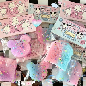 Jouets à presser pour enfants en forme de pain, de gelée, de cire, de poisson, de patte de chat, anti-stress - Product Image 1