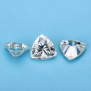 Diamante Moissanita de Corte Trillón de 3 Quilates |   VVS Blanco, Hecho a Mano para Joyería - Product Image 4