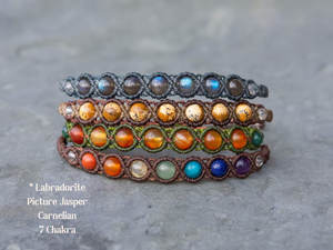 Bracelet en macramé fait main 7 chakras Pierres naturelles Guérison Réglable Bijoux bohèmes Yoga - Product Image 3