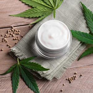 Crème Premium à l'Huile de Graines de Chanvre pour le Soulagement de la Douleur, le Soutien Musculaire, les Soins Articulaires et les Soins Corporels Naturels à Base de Plantes - Product Image 1