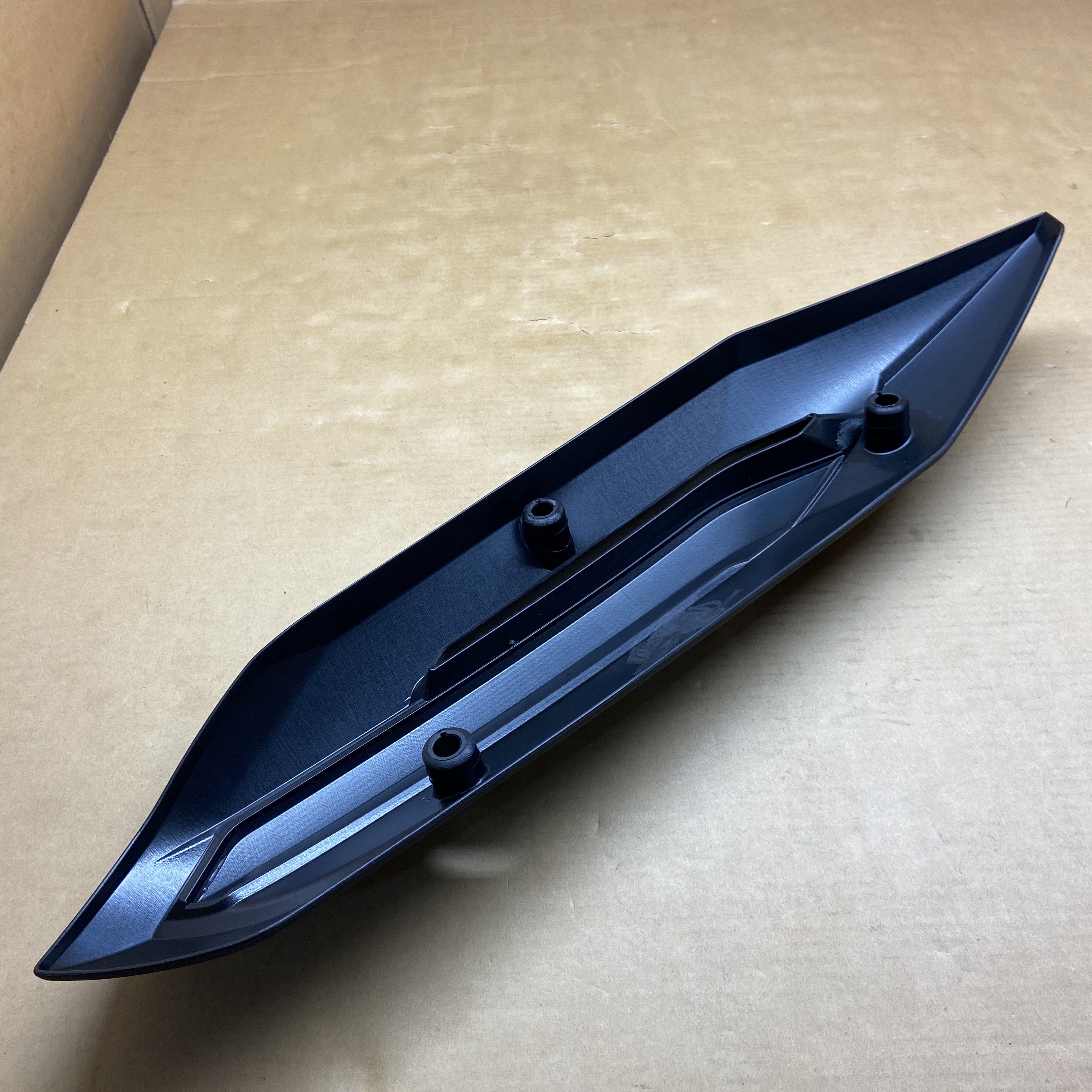 ハム SYM Genuine Muffler Protector for New Joymax GTS 250/300i