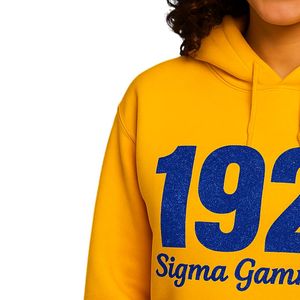 เสื้อฮู้ดผู้หญิง Gold 1922 Sigma Gamma Rho พรีเมียม ลายตัวอักษรกรีก เสื้อสเวตเชิ้ตมีฮู้ดเนื้อนุ่ม สวมใส่สบาย สไตล์ลำลอง เสื้อผ้าสตรีทแวร์สำหรับชมรมนักศึกษา - Product Image 3