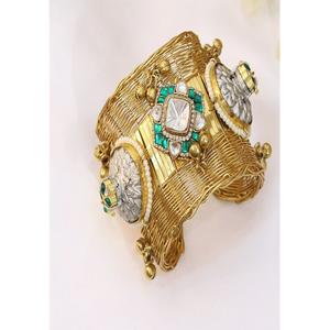 Brillantes y Elegantes Brazaletes Abribles de Moissanita y Kundan con Baño de Oro, Estilo Clásico Antiguo, Juego de Dos Brazaletes para Boda - Product Image 2