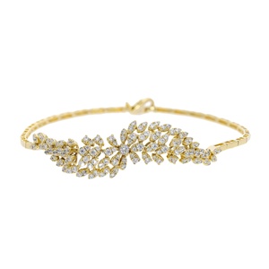 Bracelet jonc sophistiqué pour femme en or 14 carats avec diamants naturels taille brillant en forme de feuille, plaqué rhodium, 1,24 carats au total, symétrique - Product Image 1
