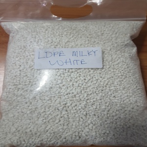 GRÁNULOS DE LDPE RECICLADO, GRADO PELÍCULA, BLANCO LECHE, 25 KG/BOLSA, TAILANDIA - Product Image 1