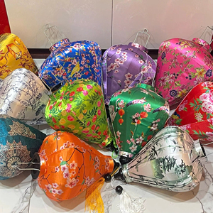 Lanterne en soie artisanale de Hoi An, lampe décorative vietnamienne pour la maison, les événements et la décoration culturelle - Product Image 2