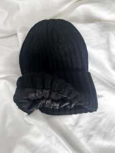 Bonnet d'hiver tricoté personnalisé avec intérieur doublé en satin, bord côtelé chaud, doux et extensible, casquette unisexe pour l'extérieur par temps froid - Product Image 3