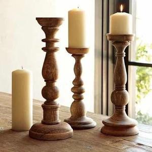 Ensemble de 3 bougeoirs en bois de manguier faits à la main par Antique Creations avec impression personnalisable pour la décoration de la maison - Product Image 2