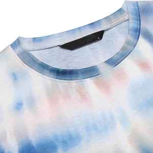 Camiseta sin mangas para hombre con estampado tie-dye, cuello redondo, de secado rápido, tejida, informal, para fitness, con patrón azul, blanco y rosa. - Product Image 2