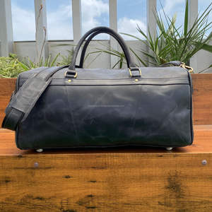 Sac de voyage polochon personnalisé OEM Design floral de style à carreaux en cuir véritable repoussé avec week-end extérieur personnalisable pour unisexe - Product Image 5