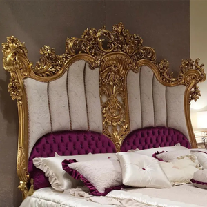 Elegante Juego de Dormitorio Europeo de Lujo con Cama King Size, Diseño Antiguo en Madera de Caoba Tallada - Product Image 5