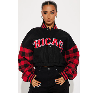 Veste universitaire à carreaux noirs et rouges avec logo, col rabattu, style streetwear, coupe ample, design à simple boutonnage - Product Image 5