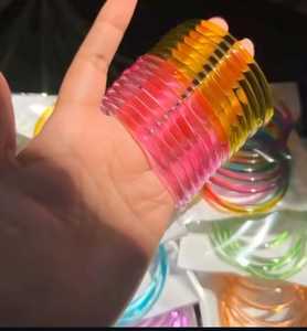 Bracelets en verre tendance/Chudiyan pour femmes et filles, taille et modèle personnalisables/Bracelet en résine style ange, artisanat en résine - Product Image 2