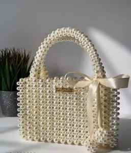 Pochette brodée artisanale, pochette perlée, design complexe, motif floral artisanal, sacs pour femmes> Sacs à main - Product Image 2