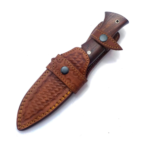 Couteau de chasse et de camping en acier Damas sur mesure, qualité industrielle, manche en bois, lame fixe forgée à la main, étui en cuir, garantie 3 ans - Product Image 5