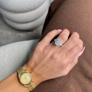 Anillo de Diamante Cultivado en Laboratorio con Corte Radiante de 5 Quilates para Mujer |   Anillo de compromiso de lujo con halo oculto |   Elegante Joyería Nupcial para Novia - Product Image 1