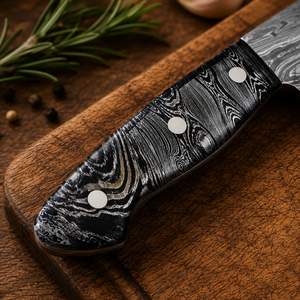 Cuchillo de Chef Profesional de Acero de Damasco con Mango de Resina, Forjado a Mano, Ambidiestro, Apto para Lavavajillas, Diseño Moderno LEGACY BLADES - Product Image 2