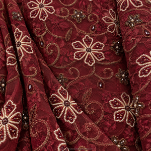Tissu en dentelle brodé de perles, motif floral, design authentique et nouveau, pour robe décontractée, beauté intemporelle, luxe de la tradition nigériane - Product Image 6
