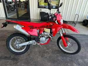 SUPER PROMOTIONS pour la moto tout-terrain double usage GAS GASS 250cc 2025 neuve avec une vitesse maximale de plus de 80 km/h, origine américaine - Product Image 1