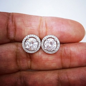 Boucles d'oreilles halo en diamant 3 carats, or blanc 14 carats, boucles d'oreilles à clous en diamant pour tous les jours, élégantes, pour femmes et hommes, bijoux fins, cadeau - Product Image 4