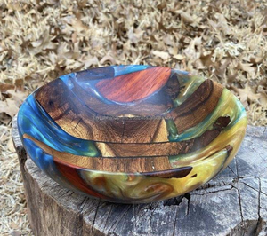 Bol en bois artisanal écologique avec accent en résine bleue, élégant centre de table artisanal pour bureau et intérieurs de maison, Inde - Product Image 5